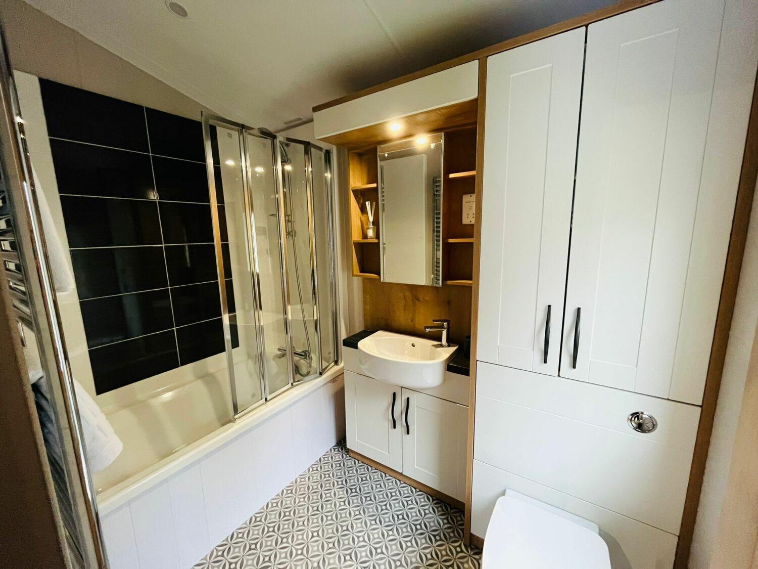 Country Cabin With Hot Tub York Buitenkant foto